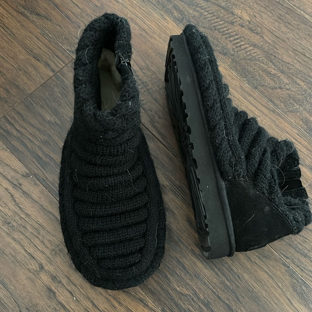 Ugg knitted bootie